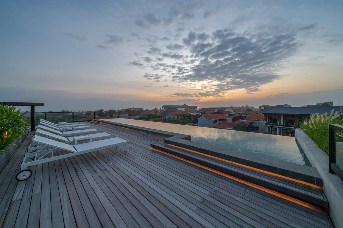 Property Image 1 Bedroom Apartment With<br/>Corner Terrace Sauna, Ice Bath